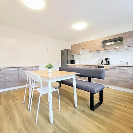 Raj Living - 2 - 25 Min To Messe Dus Apartment Krefeld
